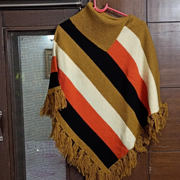 Sweaters - Poncho